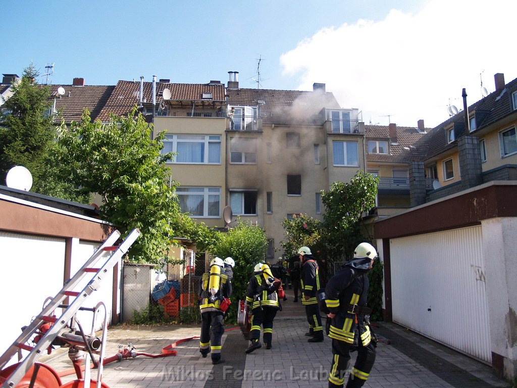 Brand Wohnung mit Menschenrettung Koeln Vingst Ostheimerstr  P027.JPG